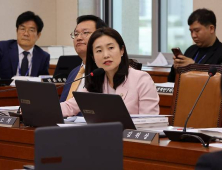 김소희 “종이빨대 스톱…환경 효과 없고 불편 초래”