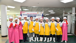 경남도의회 의장단, 경로식당 배식 봉사