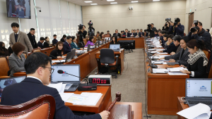 오세훈·박주민 ‘중증외상수련센터 예산 삭감’ 설전…국회 대응 예고