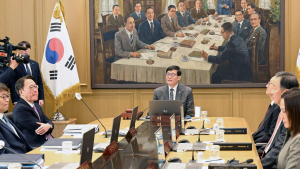 방향키 돌린 한은…기준금리 2.75%로 인하