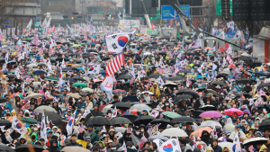 대규모 집회에 서울 지하철 5호선 광화문역 열차 무정차 통과
