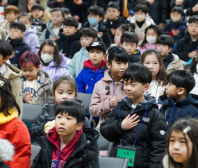 ‘신입생206명’ 북적이는 상신초…입학생 격차 심각 [쿠키포토]