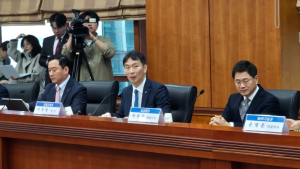 이복현 “국내 증권사, 글로벌 IB 비해 열세…단기 수익 그만”
