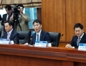 이복현 “국내 증권사, 글로벌 IB 비해 열세…단기 수익 그만”