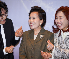 데뷔 66주년 이미자‚ 주현미·조항조와 ‘맥을 이음’ [쿠키포토]