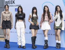 뉴진스·어도어, 심문기일 전날 또…“활동 전면 차단” vs “함께하자는 취지”