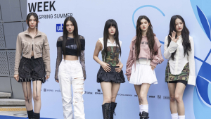 뉴진스·어도어, 심문기일 전날 또…“활동 전면 차단” vs “함께하자는 취지”