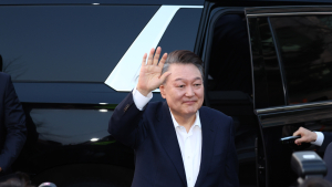 윤석열 “불법 잡아준 재판부 용기·결단에 감사”