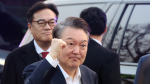 윤 대통령, 52일 만에 석방…여야 반응과 탄핵심판 영향은?