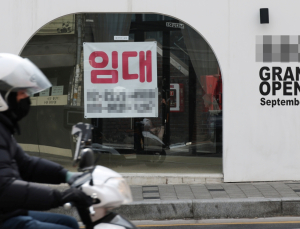 자영업자 두달새 20만명 감소…“원자재·재료비 부담 가장 커”