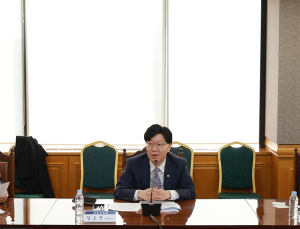 금융당국 “美중심 세계 질서 전환…경제 위축 가능성 대비를”