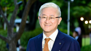 서경배 아모레 회장, 나델라 MS CEO와 독대…AI·K뷰티 논의