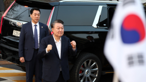 尹 구속취소되자 ‘변론 재개’ 주장 거세져