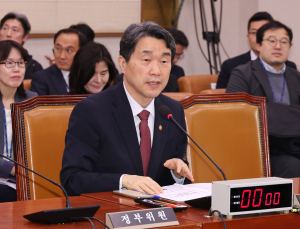 이주호 “의대 증원 무효 아냐…2027년 정원 추계위 통해 결정”