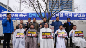 윤수봉 전북도의원, 윤석열 대통령 파면 촉구 삭발 단행