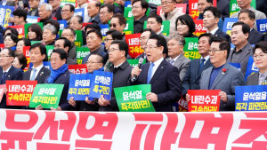 윤석열 석방 들끓는 전남…헌재, ‘즉각 파면’ 촉구