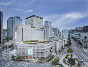 신세계 본점 신관, 12년 만에 리뉴얼…“명품·F&B 강화”