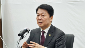 안철수 “한국도 핵 잠재력 확보해야…핵우산 의존 안돼”