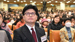 한동훈, 尹 ‘헌재 승복 입장’ 표명 질문에 “선택 아니라 당연한 것”