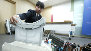 LG전자 건조기 소비자 손배소…“221명에 위자료 20만원씩 지급”