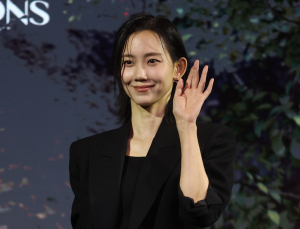 ‘계시록’ 신현빈 “노 메이크업에 주근깨·다크서클 분장…연기에 도움 됐다”