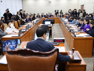 ‘의료인력 추계위법’ 복지위 통과…2027년부터 의대 정원 심의