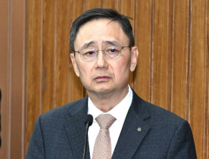 홈플러스 신용등급 하락 하루만에 회생신청…신영증권 “사례없어”
