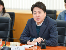 개혁신당 대선준비 속전속결…이준석 “완주할 것”    