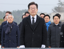 이재명, 광주서 공식 활동 재개…“친위 쿠데타 책임 반드시 물을 것”