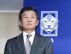 ‘끊이지 않는 논란’ 정몽규, 이번엔 ‘불법 파견’ 수사 받는다
