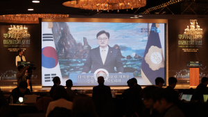 우원식 국회의장 “한국 경제의 새로운 방향 제시 바래” [2025 미래경제포럼]