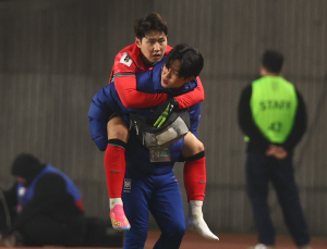 이강인 쓰러졌는데 골 인정…한국, 오만전 1-1 동점 허용