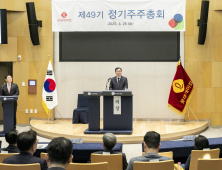 롯데케미칼, 신동빈 회장 사내이사 재선임…“고부가 사업 전환 속도”