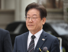 ‘선거법 2심’ 선고 하루 앞둔 이재명, 대장동 재판 출석