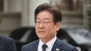 ‘선거법 2심’ 선고 하루 앞둔 이재명, 대장동 재판 출석