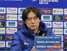 또 비긴 홍명보 “밀집 수비 깨는 법 분명 있어…마무리가 안 됐다”