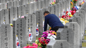 與, ‘천안함 피격사건’ 15주기 참배…“호국영웅 예우”
