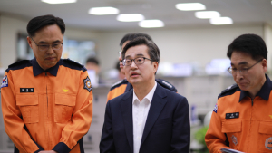 김동연, 경북 산불 확산에 “국가 비상사태라 생각하고 우리 일처럼 지원하라”