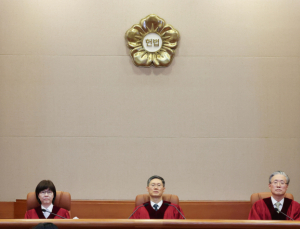 헌법재판소 “보복범죄 전과자 운전면허 취소 합헌”
