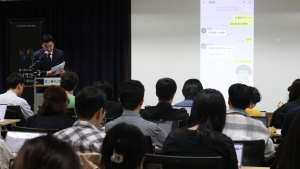 17세 김새론에 “안고 자고파” 김수현 메시지 공개…유족, 진정성 있는 사과 요구 [쿠키 현장]