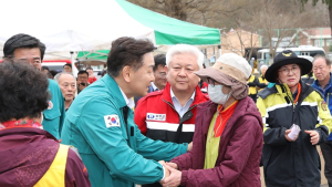김관영 전북도지사, 무주 산불 피해 현장 찾아 “이재민 총력 지원”