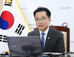 최상목 “산불로 역대 최대 피해, 10조원 규모 필수 추경 추진”