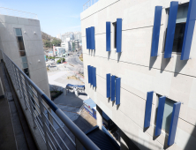 창원 야구장 구조물 추락사고…20대 관중 끝내 숨져