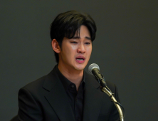 김수현 “하지 않은 일 했다고 할 수 없다” 오열…故 김새론 유족·가세연 고소 [쿠키 현장]