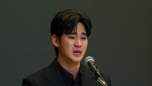 김수현 “하지 않은 일 했다고 할 수 없다” 오열…故 김새론 유족·가세연 고소 [쿠키 현장]