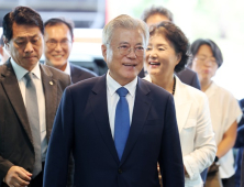민주, 전주지검 항의 방문…“文 소환통보 철회하라”