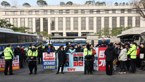 헌재, 尹 탄핵심판 선고일 오늘 정할까…여전히 안갯속