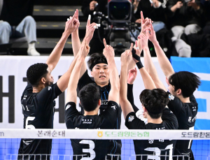 ‘73.7% 우승 확률 잡았다’ 현대캐피탈, 대한항공 꺾고 챔프 1차전 승