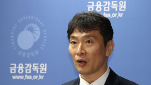 [속보] 이복현 금감원장, 사의표명 “금융위원장께 입장 밝혀”