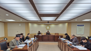 정선군의회, 의원 간담회 개최…오는 23일 임시회 확정